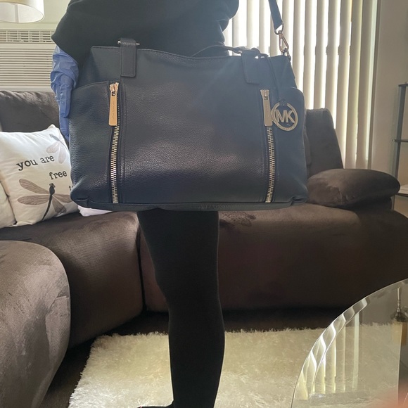 Michael Kors Navy Leather, top zip hand and shoulder bag with Silver hardware - Picture 8 of 11